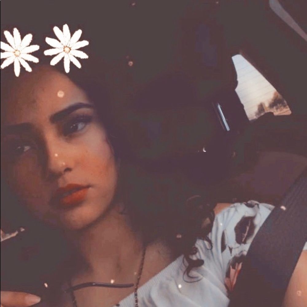Meet your Posher, Nayeli